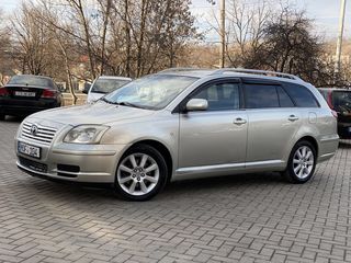 Toyota Avensis foto 5