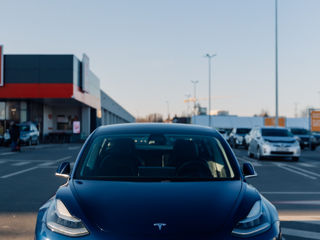 Tesla Model 3 foto 4