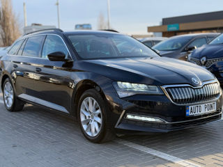 Skoda Superb foto 2