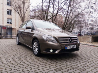 Mercedes B-Class foto 1