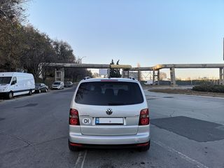 Volkswagen Touran foto 6