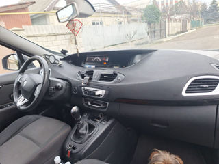 Renault Grand Scenic foto 2