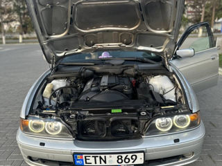 BMW 5 Series foto 3