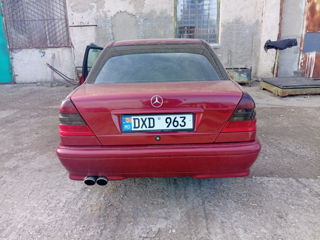 Mercedes C-Class foto 7