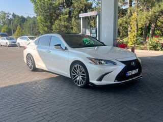 Lexus ES Series, 2018