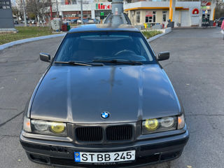 BMW 3 Series foto 8