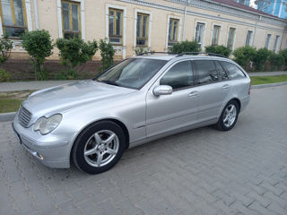 Mercedes C-Class foto 3