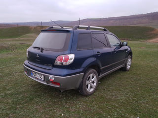 Mitsubishi Outlander foto 3