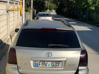 Toyota Avensis foto 3