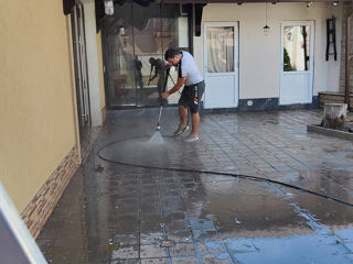 Servicii de cleaning pentru exterior: spalare fatade, acoperisuri, spalare pavaje, garduri, etc. foto 3