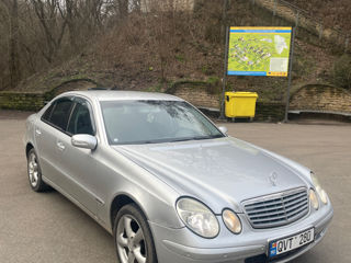 Mercedes E-Class foto 8