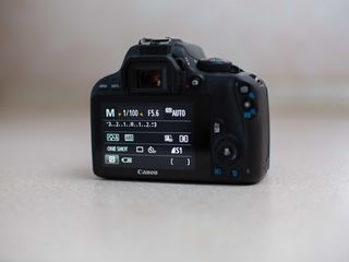 Canon Rebel SL1 (100D) (5000 de cadre) foto 6