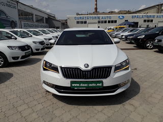 Skoda Superb foto 3