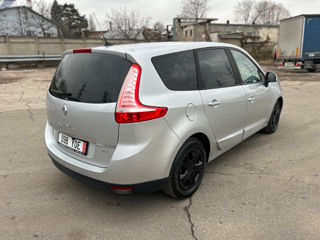 Renault Grand Scenic foto 3