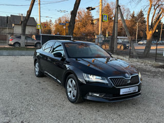 Skoda Superb foto 2