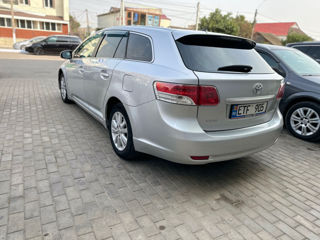 Toyota Avensis foto 3