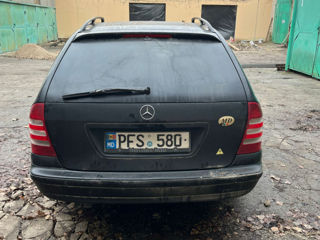 Mercedes C-Class foto 4