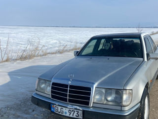 Mercedes Series (W124) foto 5