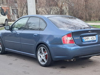 Subaru Legacy foto 3