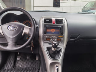 Toyota Auris фото 6