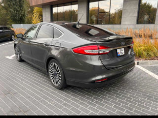 Ford Fusion foto 2