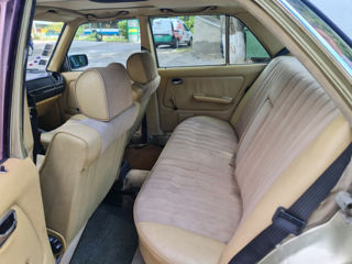 Mercedes Series (W123) foto 2