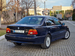 BMW 5 Series foto 6