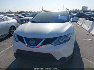 Nissan Rogue foto 2