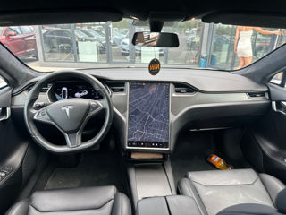 Tesla Model S foto 9