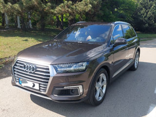 Audi Q7 e-tron, 2017 г.