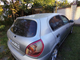 Nissan Almera foto 3