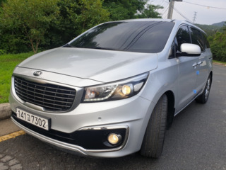 KIA Carnival foto 1