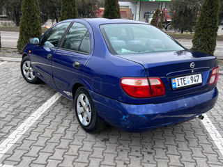 Nissan Almera foto 8