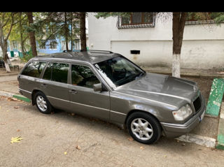 Mercedes E-Class foto 4