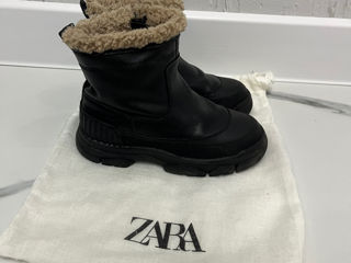 Продам зимние  детские ботиночки Zara