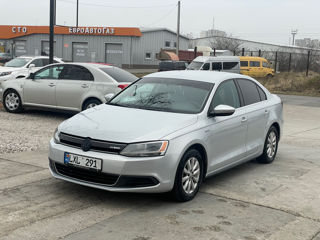 Volkswagen Jetta foto 2