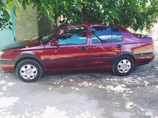 Volkswagen Vento foto 1