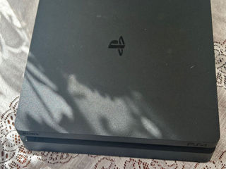 Vând Playstation 4