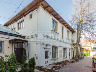 Centru, vânzare, casă în 2 nivele, 177 m.p., amplasare ultracentrală, 443250€