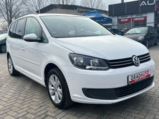 Volkswagen Touran foto 2