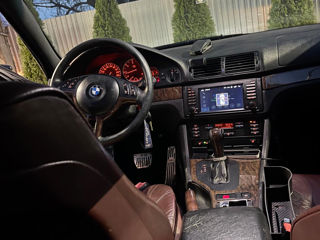 BMW 5 Series foto 8