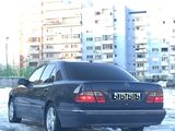 Mercedes E Class foto 2