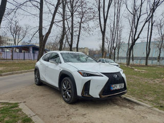 Lexus UX foto 2