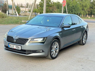 Skoda Superb foto 1