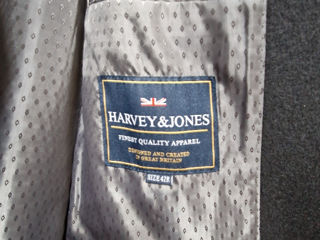 Palton Harvey & Jones foto 3