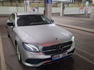 Mercedes E-Class foto 1