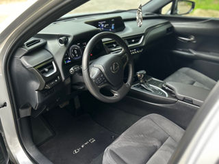 Lexus UX foto 8