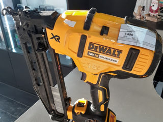 DeWalt pistol pentru tinte pret 2990 lei foto 1