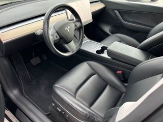 Tesla Model Y foto 7