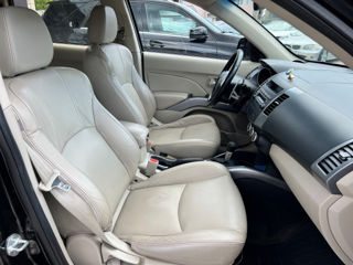 Mitsubishi Outlander фото 11